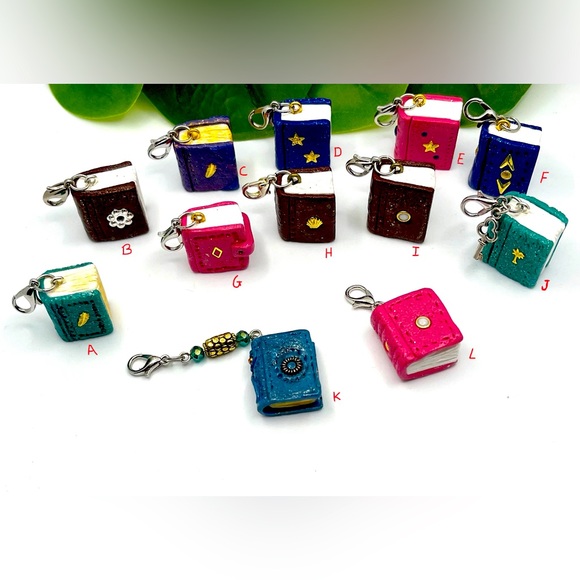 Unique Book Pendant-miniature Polymer Clay keychain book-One of a kind mini book - Picture 11 of 13